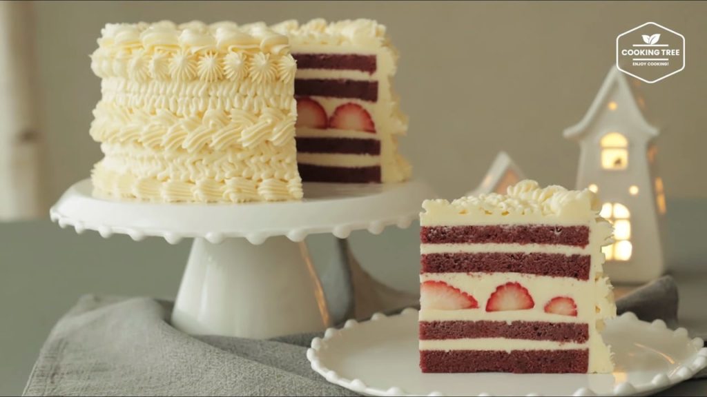 Winter knitted strawberry red velvet cake recipe