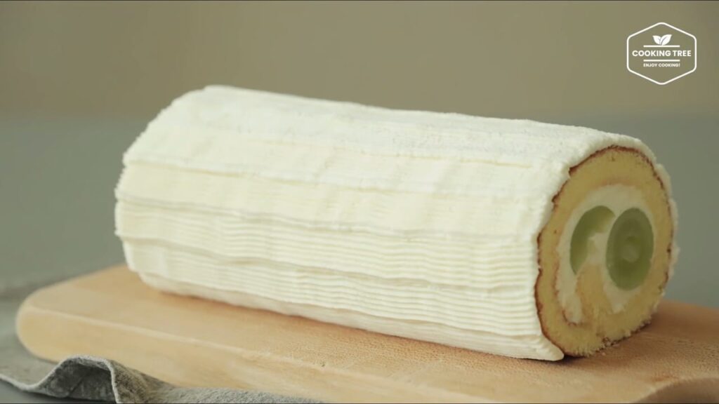 Shine Muscat Roll Cake Recipe-Cooking tree