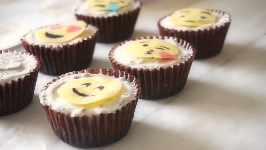Emoji Oreo Cream Cheese Muffins Mini Oreo cake recipe