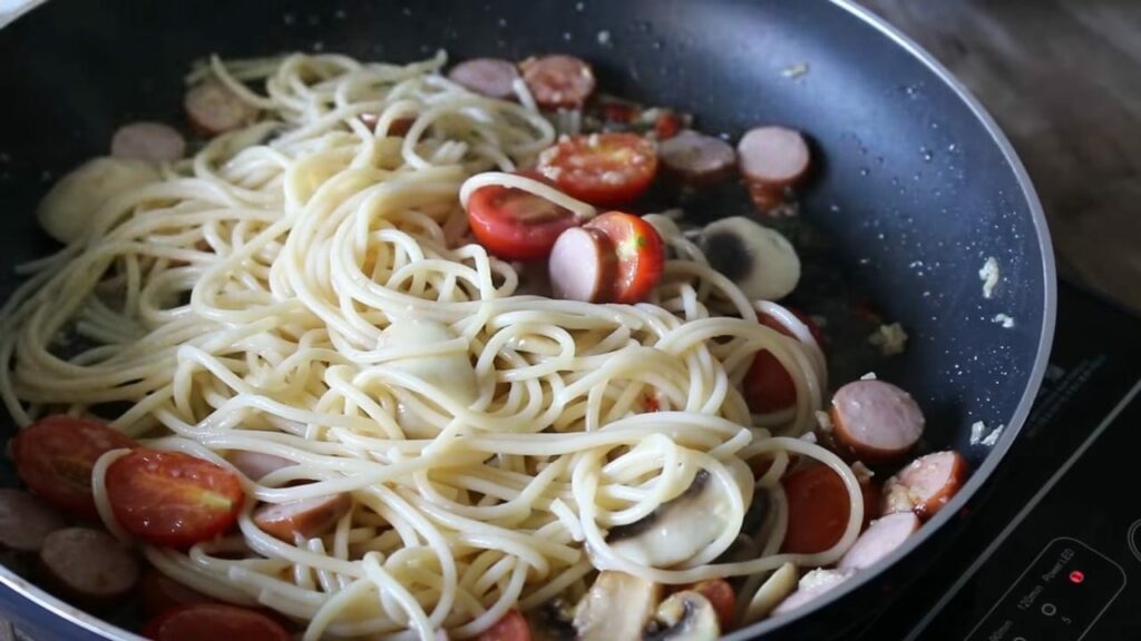 Tomato sausage Pasta Spaghetti Recipe Cooking tree