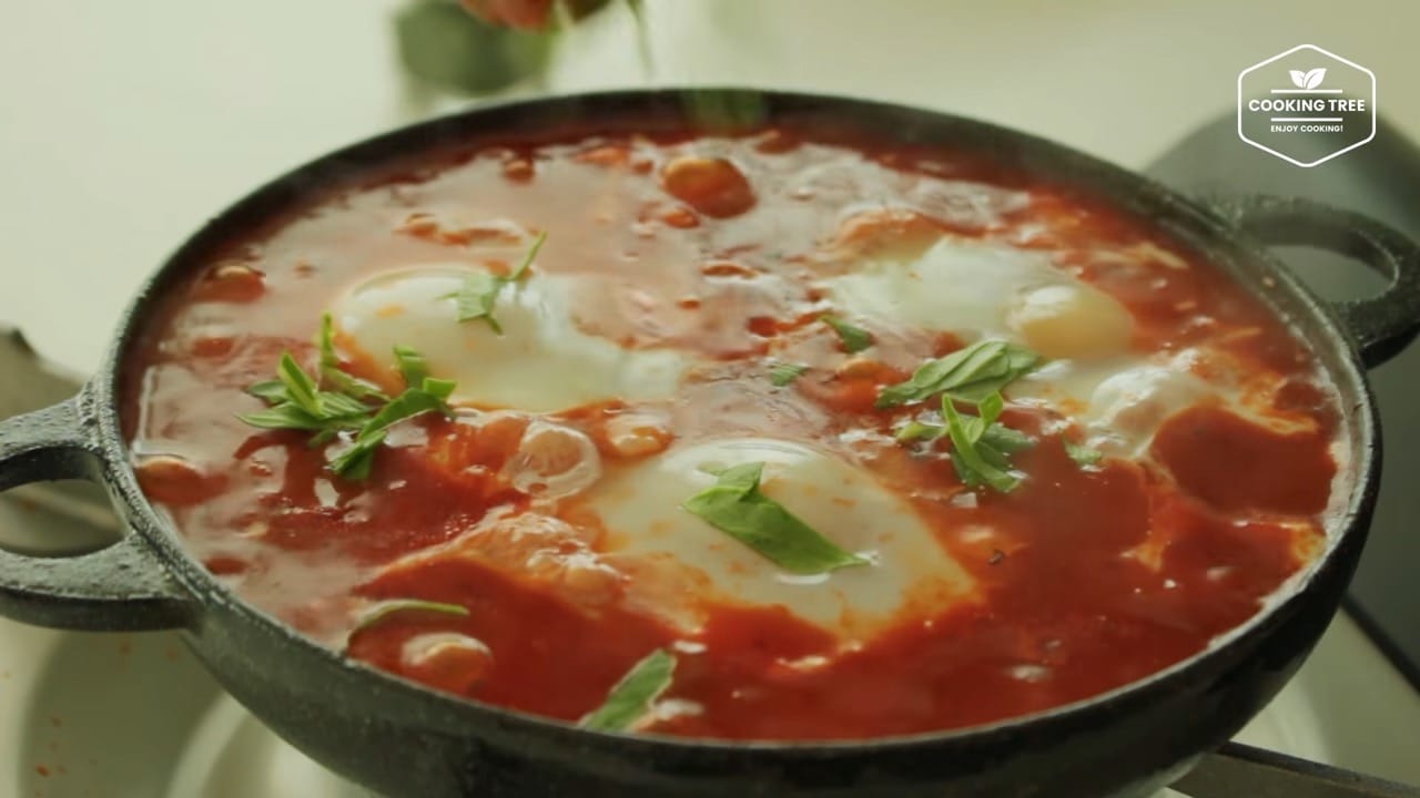 Easy Shakshuka (Eggs In Hell) Recipe