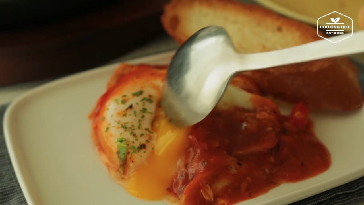 Easy Shakshuka (Eggs in Hell) Recipe