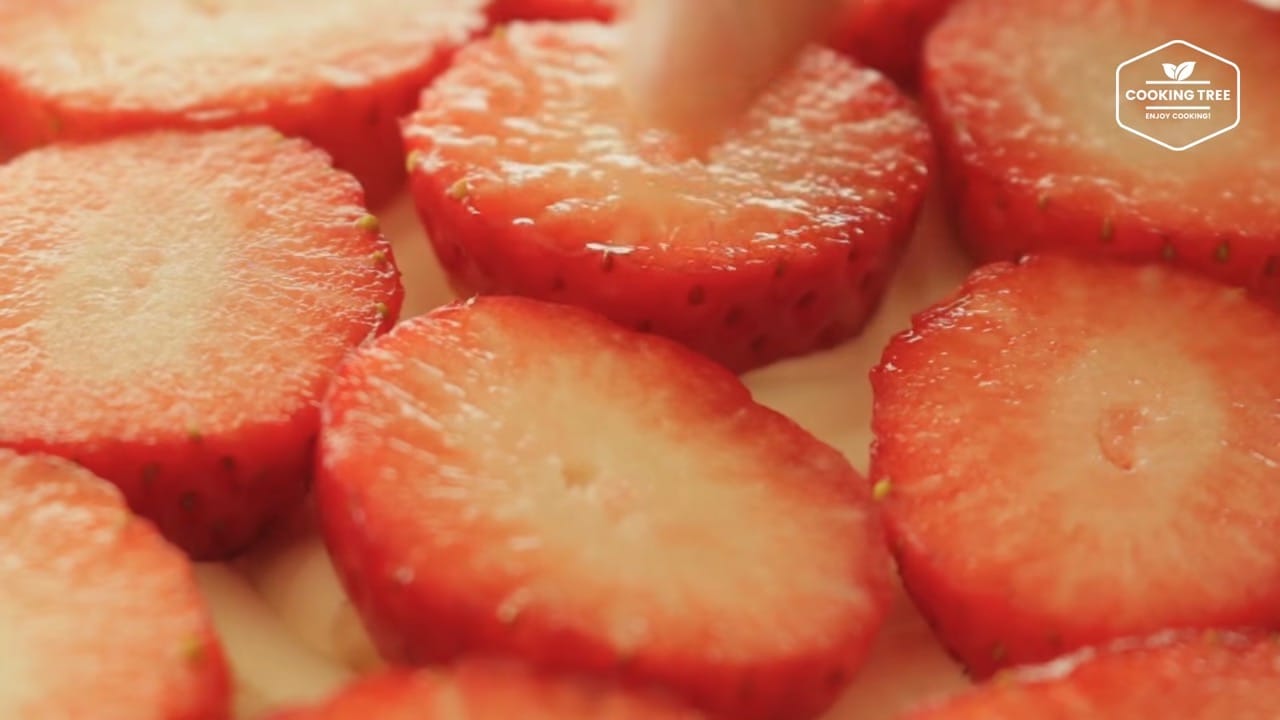 No bake! Strawberry chocolate cake (Rice cooker cake)