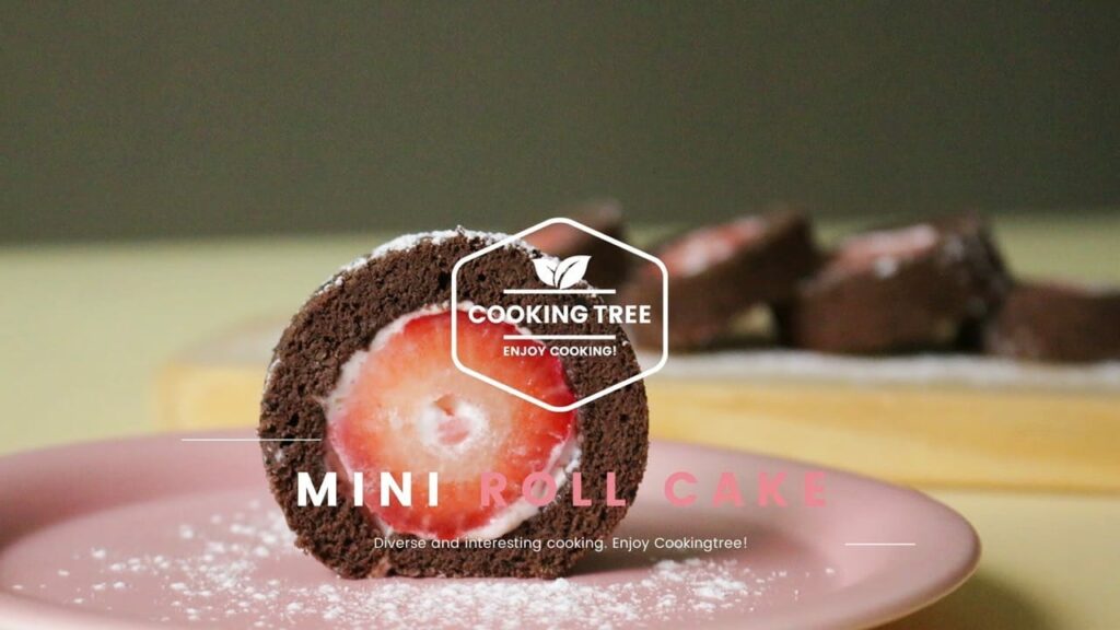 Strawberry chocolate mini roll cake Cooking tree