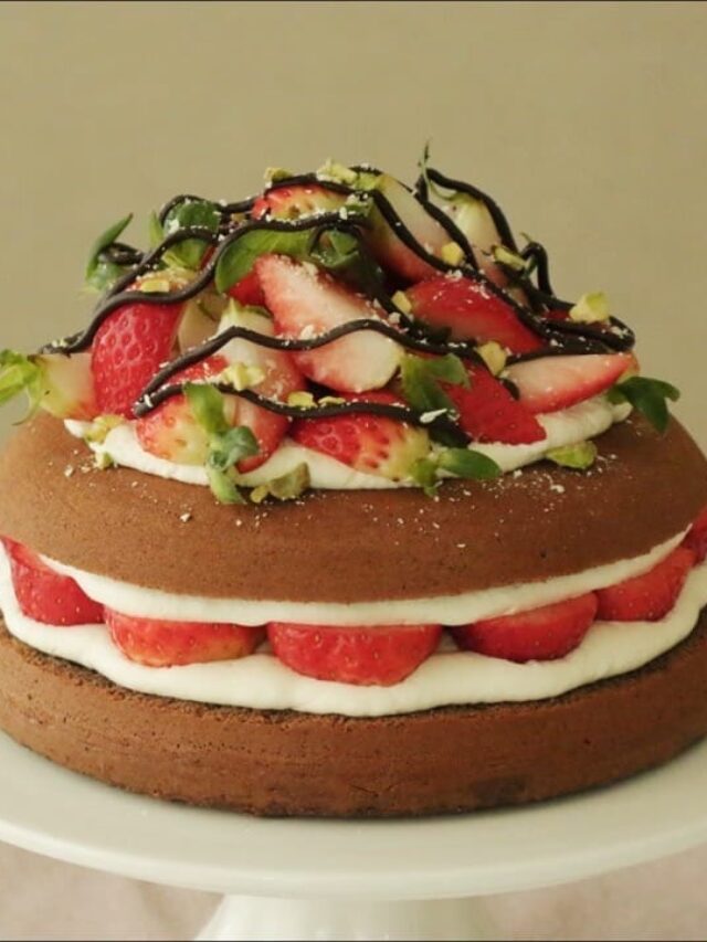 Strawberry chocolate cake