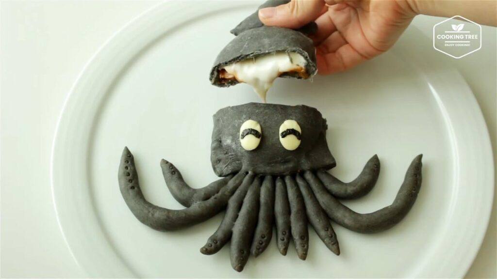 squid ink pizza bread Cooking tree