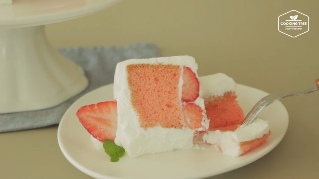 딸기 시폰 케이크 만들기 쉬폰 생크림 케이크 Strawberry Chiffon Cake Recipe ストロベリーシフォンケーキ Cookingtree쿠킹트리 screenshot