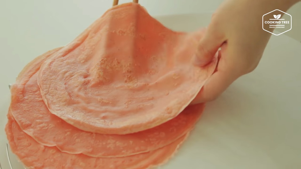 chocolate-strawberry-crepe-cake-recipe