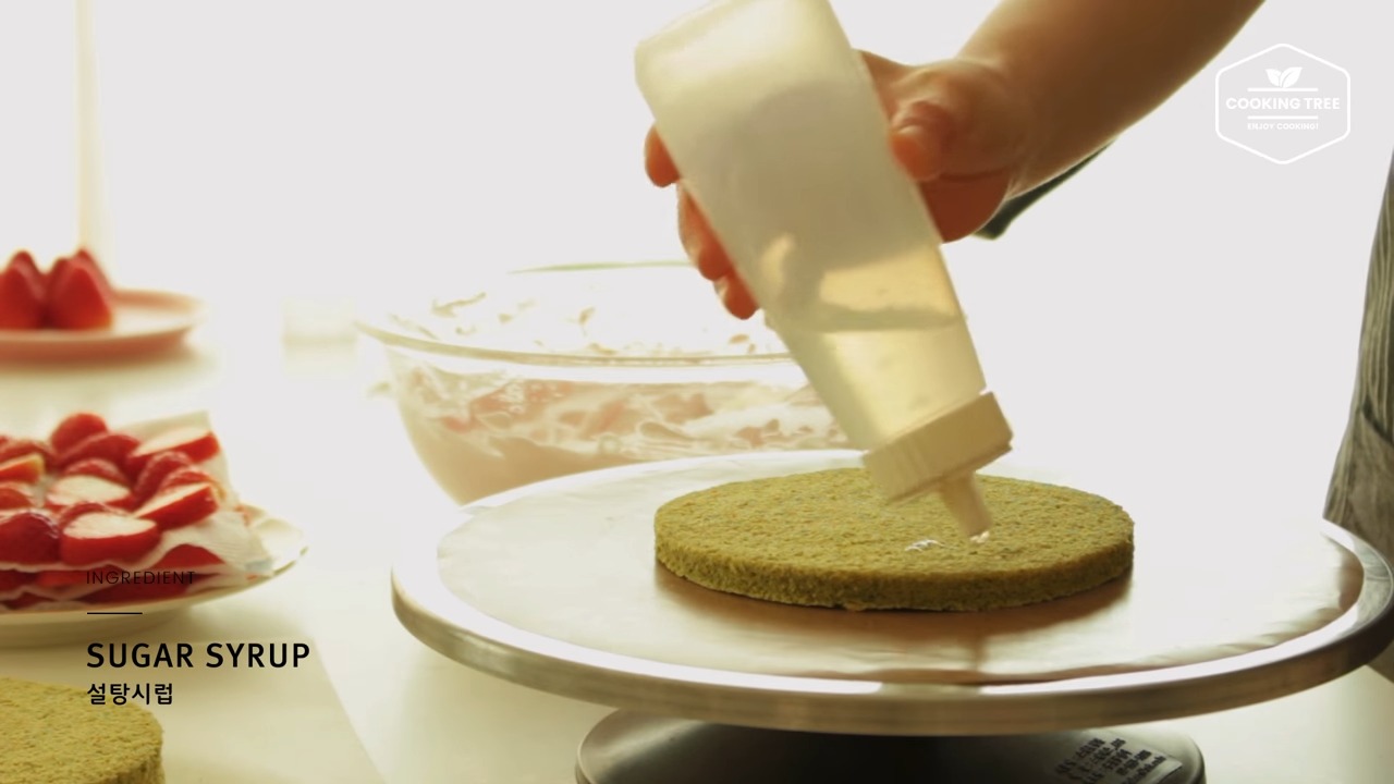 Matcha strawberry cake Recipe (Green tea cake)