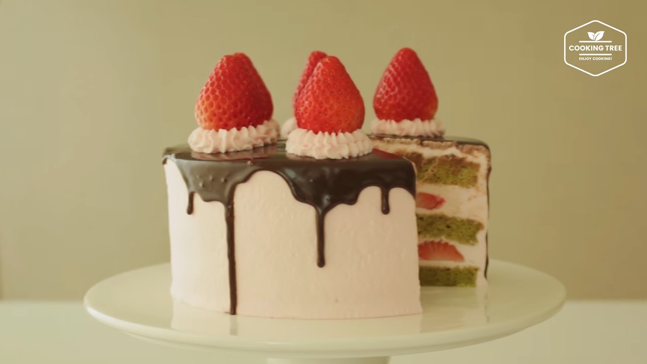Matcha strawberry cake Recipe (Green tea cake)