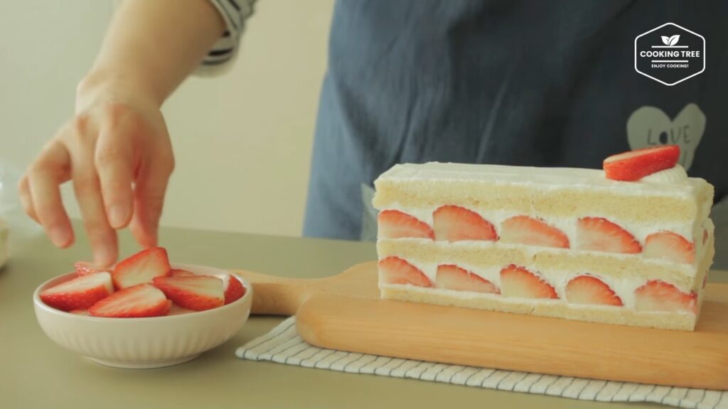 No Bake White Bread Strawberry Cake Recipe Cooking tree