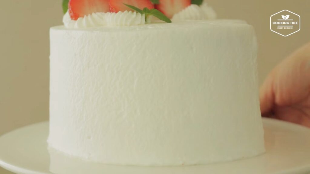 딸기 시폰 케이크 만들기 쉬폰 생크림 케이크 Strawberry Chiffon Cake Recipe ストロベリーシフォンケーキ Cookingtree쿠킹트리 screenshot