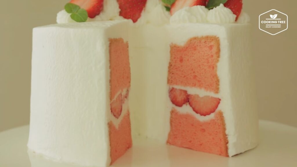 딸기 시폰 케이크 만들기 쉬폰 생크림 케이크 Strawberry Chiffon Cake Recipe ストロベリーシフォンケーキ Cookingtree쿠킹트리 screenshot