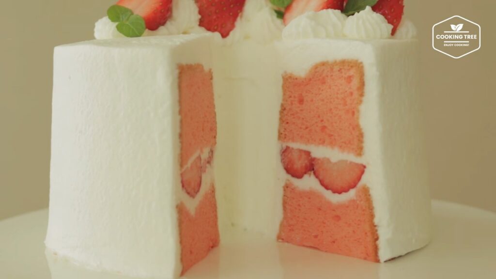 딸기 시폰 케이크 만들기 쉬폰 생크림 케이크 Strawberry Chiffon Cake Recipe ストロベリーシフォンケーキ Cookingtree쿠킹트리 screenshot