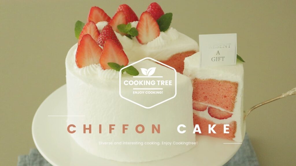 딸기 시폰 케이크 만들기 쉬폰 생크림 케이크 Strawberry Chiffon Cake Recipe ストロベリーシフォンケーキ Cookingtree쿠킹트리 screenshot