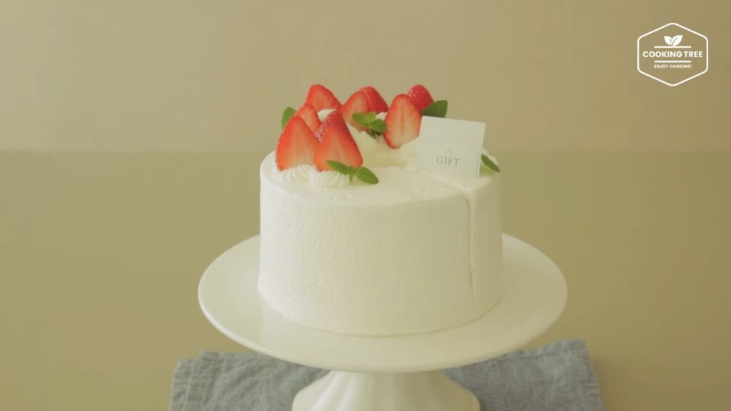 딸기 시폰 케이크 만들기 쉬폰 생크림 케이크 Strawberry Chiffon Cake Recipe ストロベリーシフォンケーキ Cookingtree쿠킹트리 screenshot