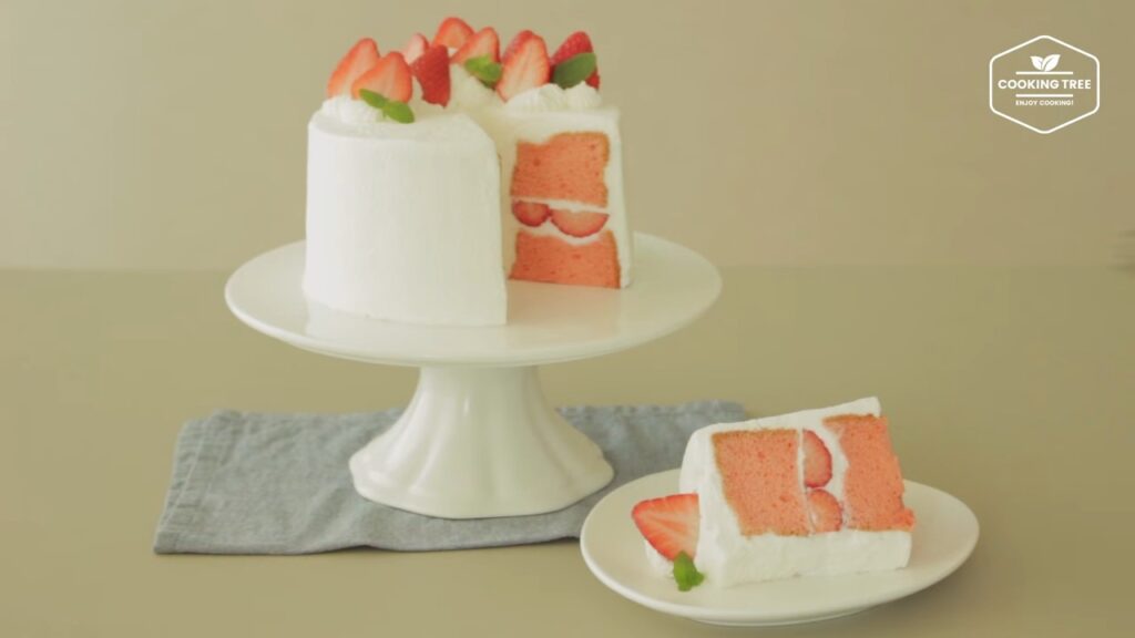 딸기 시폰 케이크 만들기 쉬폰 생크림 케이크 Strawberry Chiffon Cake Recipe ストロベリーシフォンケーキ Cookingtree쿠킹트리 screenshot