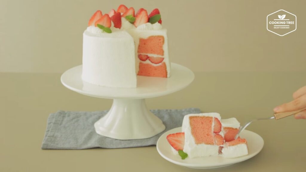 딸기 시폰 케이크 만들기 쉬폰 생크림 케이크 Strawberry Chiffon Cake Recipe ストロベリーシフォンケーキ Cookingtree쿠킹트리 screenshot