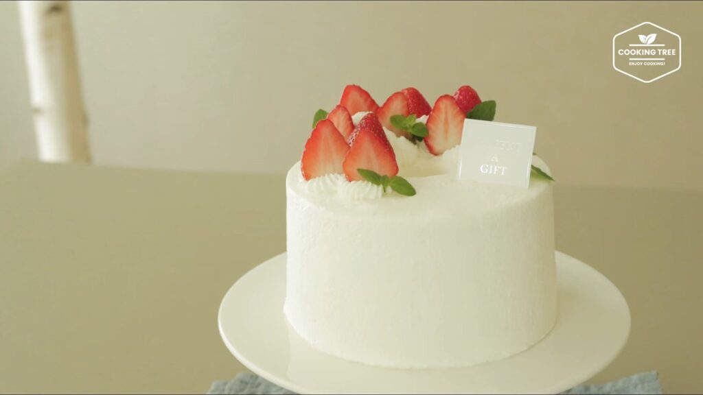 딸기 시폰 케이크 만들기 쉬폰 생크림 케이크 Strawberry Chiffon Cake Recipe ストロベリーシフォンケーキ Cookingtree쿠킹트리 screenshot