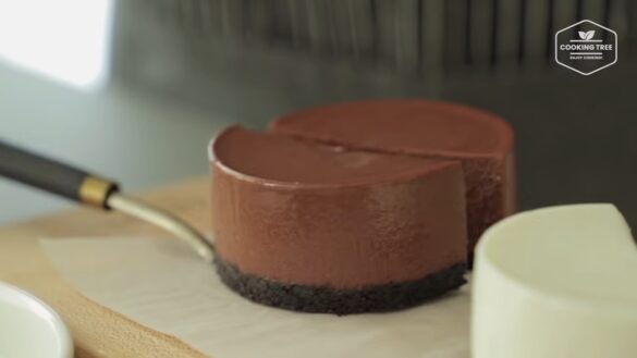 Chocolate And Vanilla Double Mousse Cake Recipe