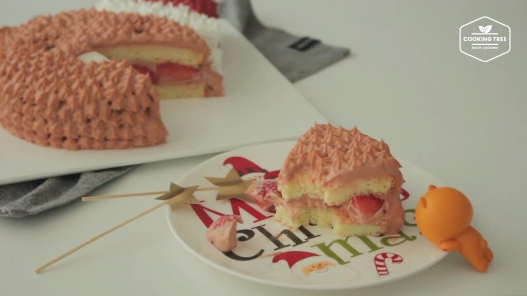 Christmas Santa Ryan Strawberry cake Recipe Cooking tree