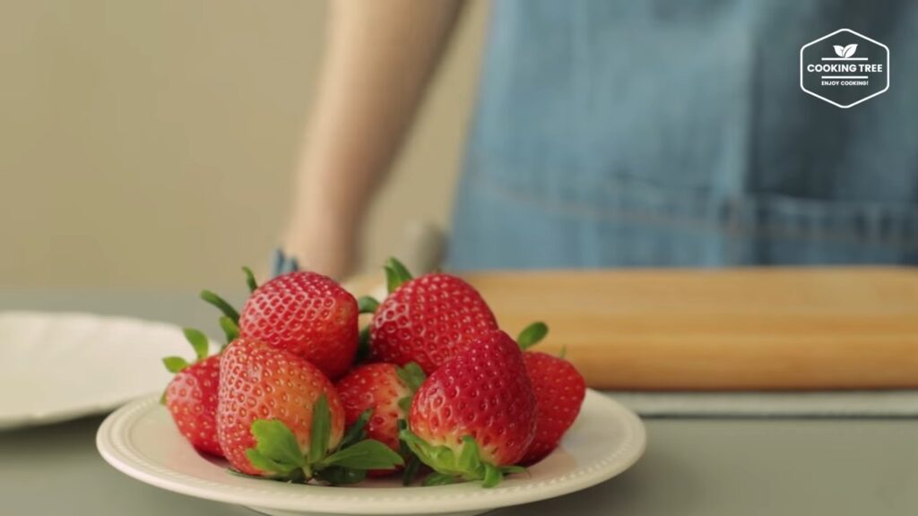 No Bake Strawberry Green teaMatcha Cheesecake