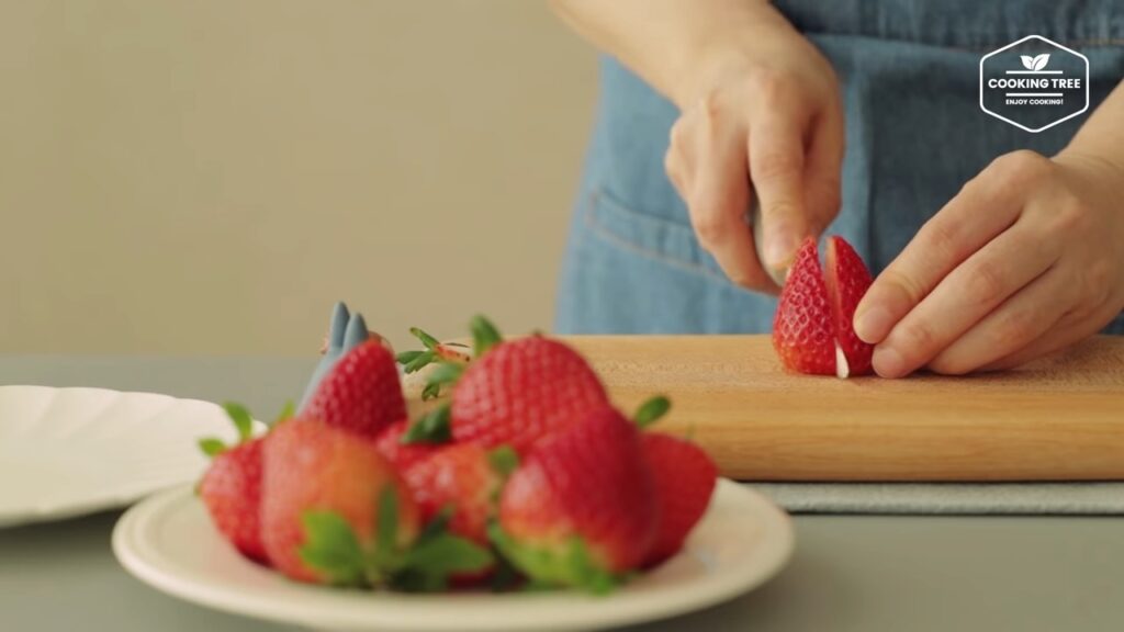 No Bake Strawberry Green teaMatcha Cheesecake