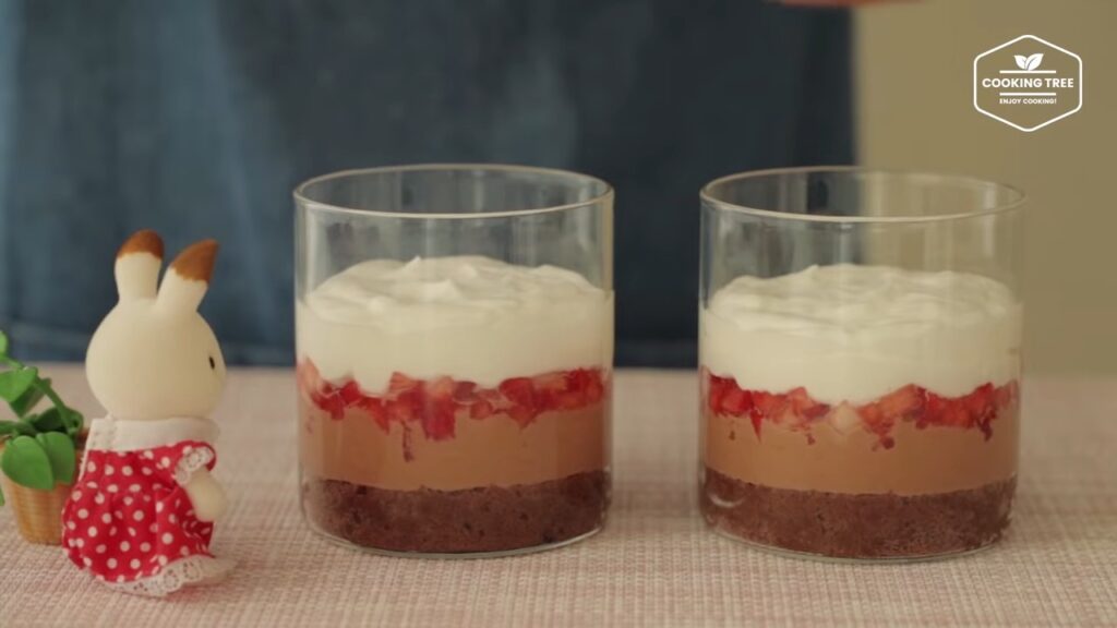 Strawberry Chocolate Bottle cake Recipe