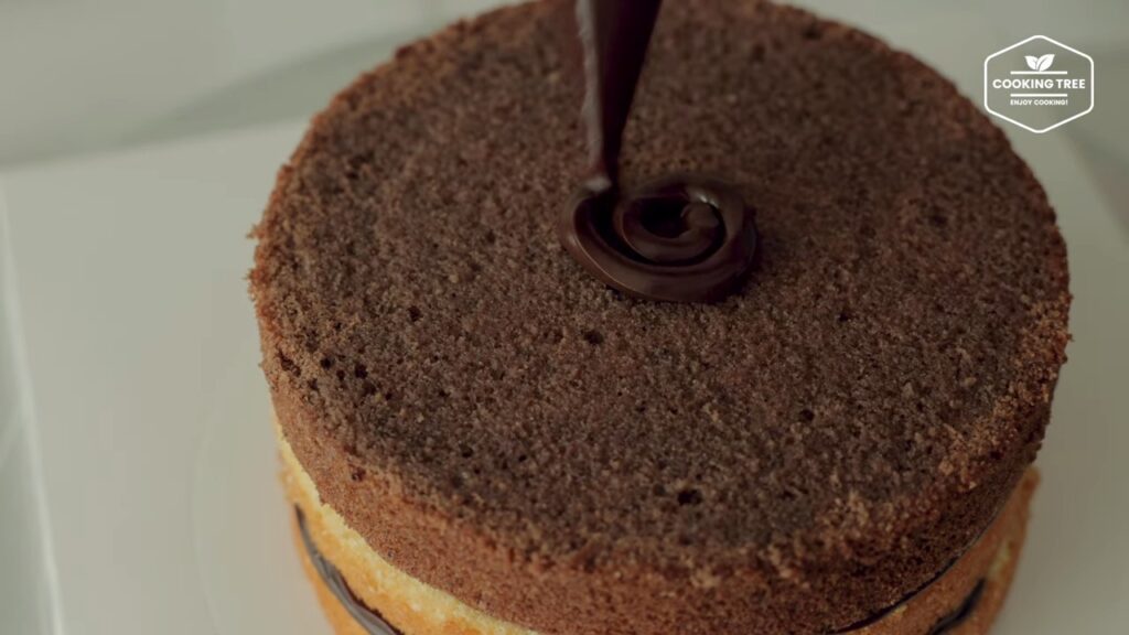 Easy Chocolate Ganache Cake Recipe