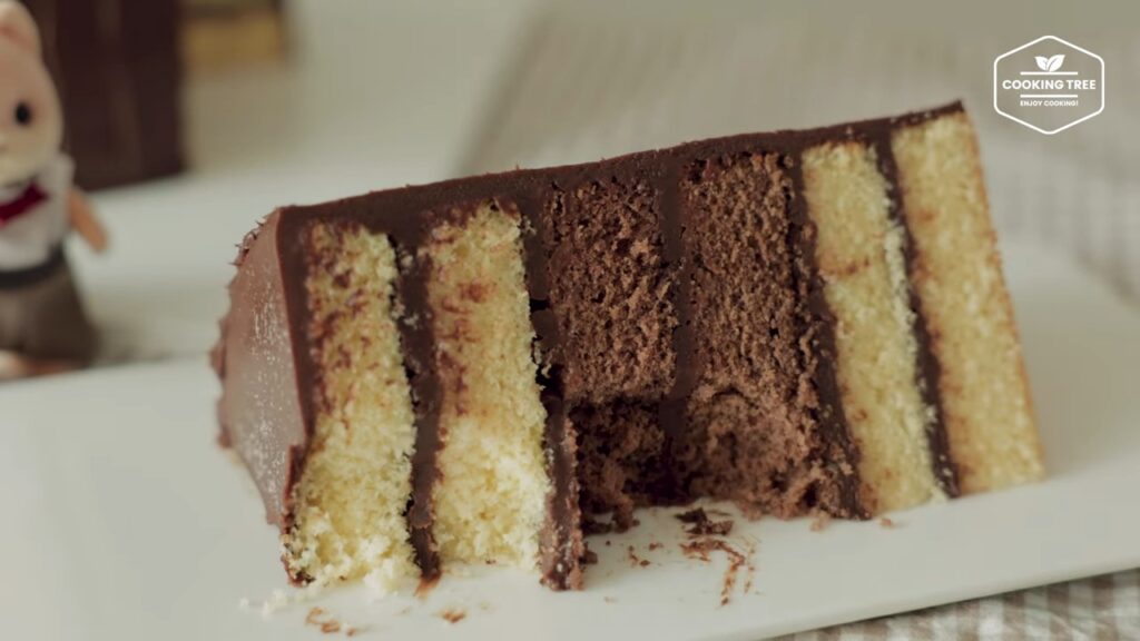 Easy Chocolate Ganache Cake Recipe