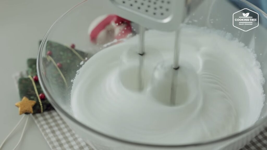 Christmas Strawberry Chocolate Roll Cake Recipe