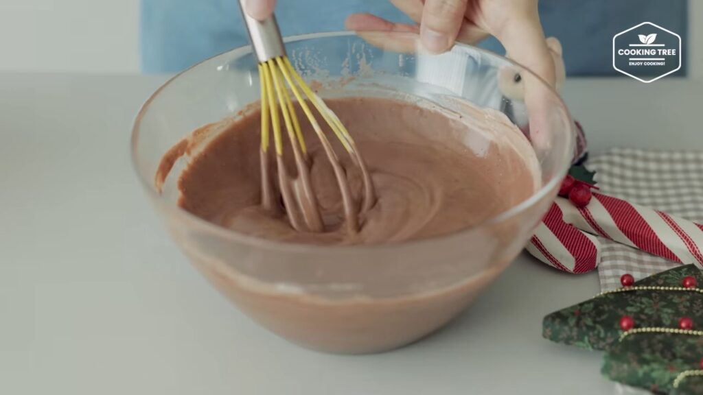 Christmas Strawberry Chocolate Roll Cake Recipe