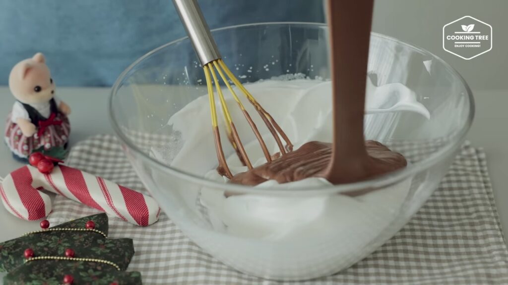 Christmas Strawberry Chocolate Roll Cake Recipe