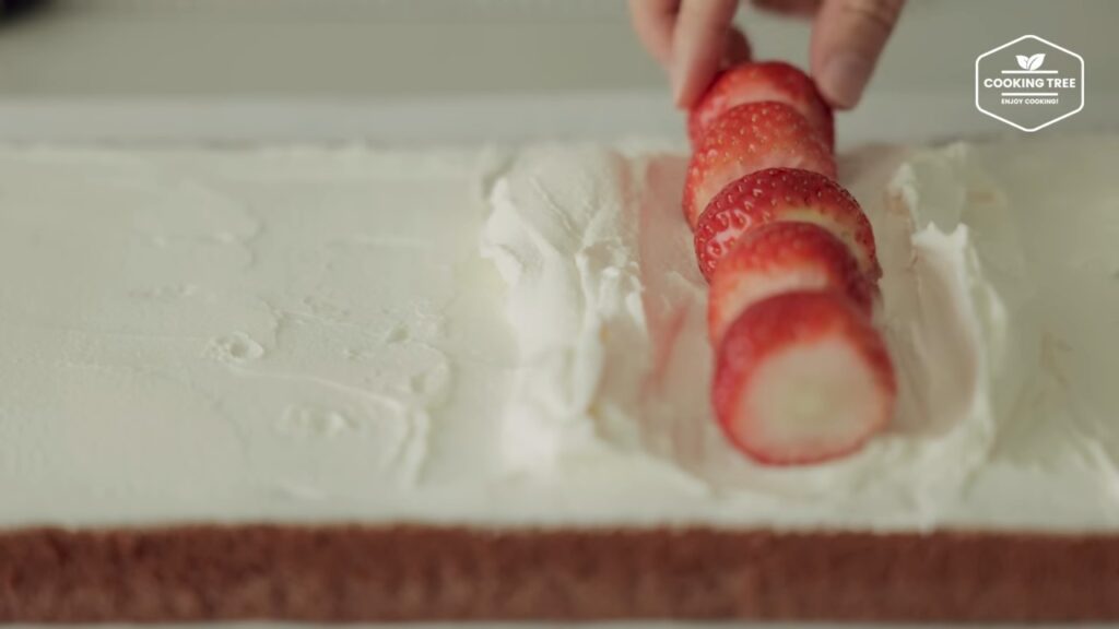 Christmas Strawberry Chocolate Roll Cake Recipe
