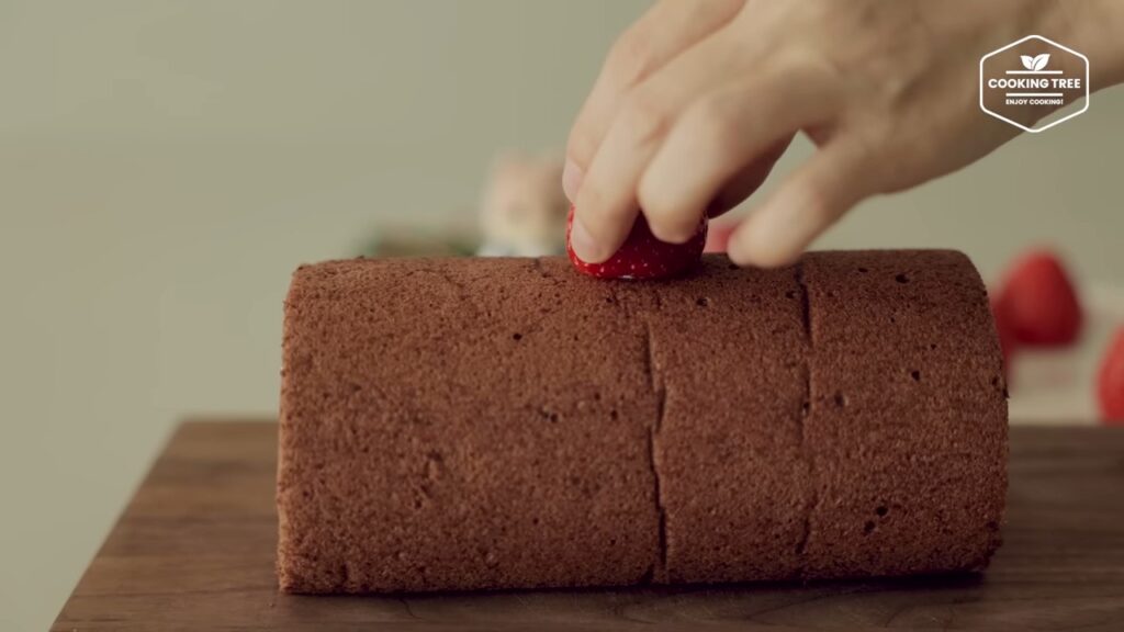 Christmas Strawberry Chocolate Roll Cake Recipe