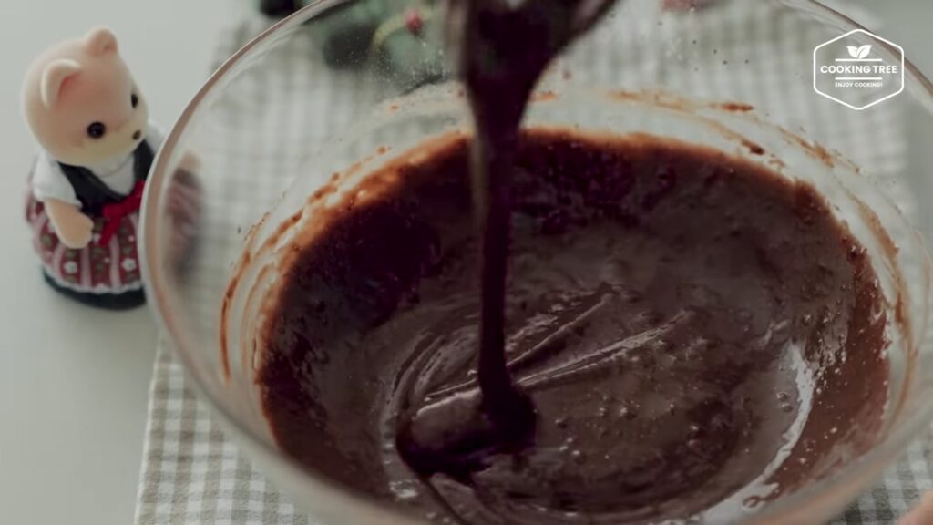 Christmas Strawberry Chocolate Roll Cake Recipe