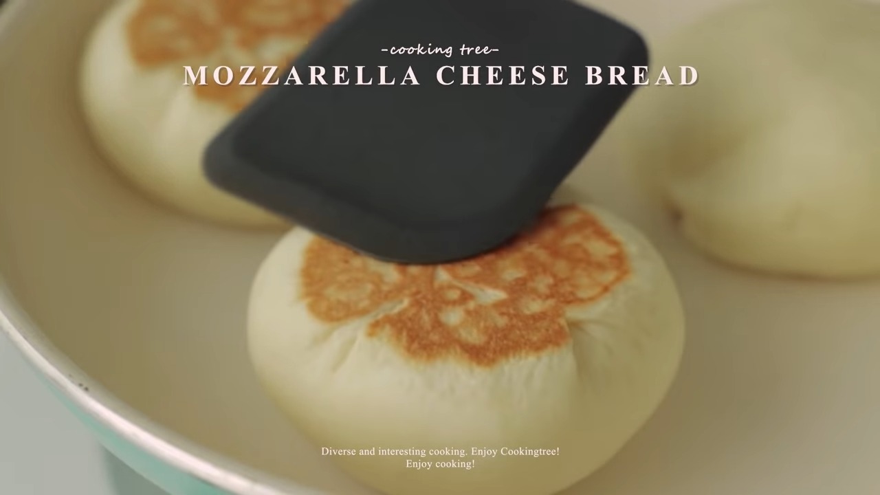 No Oven Fry Pan Mozzarella Cheese Bread Recipe