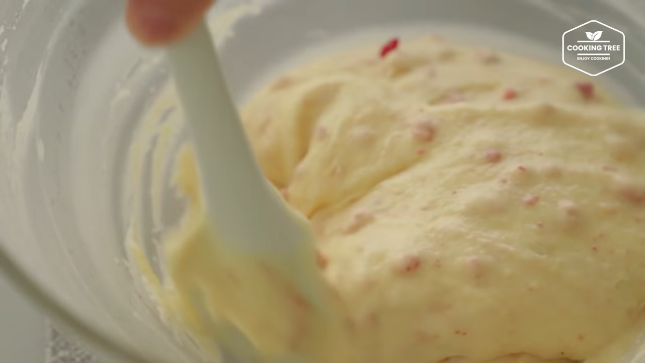 Strawberry Condensed milk Madeleine Recipe