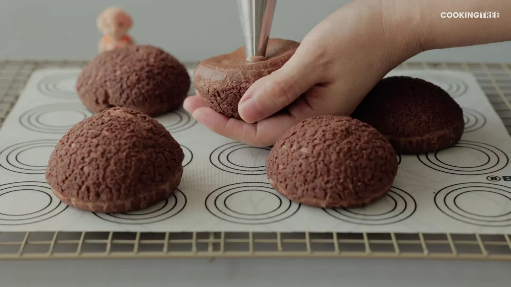 Dirty Choux Cream Puff