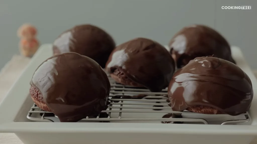 Dirty Choux Cream Puff