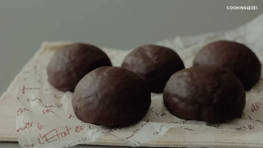 Dirty Choux Cream Puff