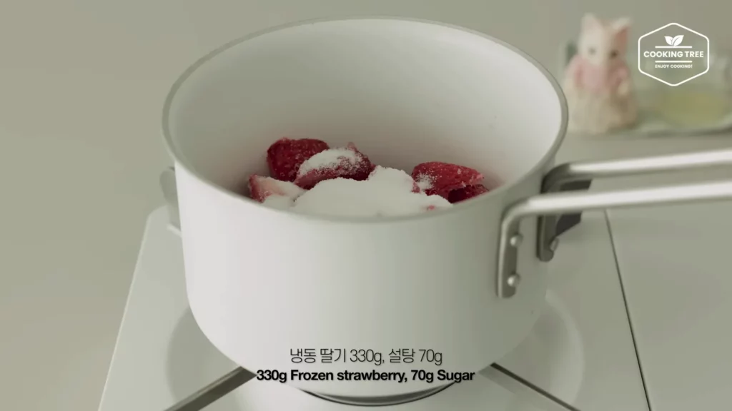 No Bake Layer Strawberry Cheesecake Recipe