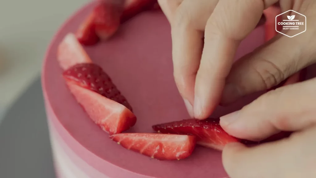 No Bake Layer Strawberry Cheesecake Recipe