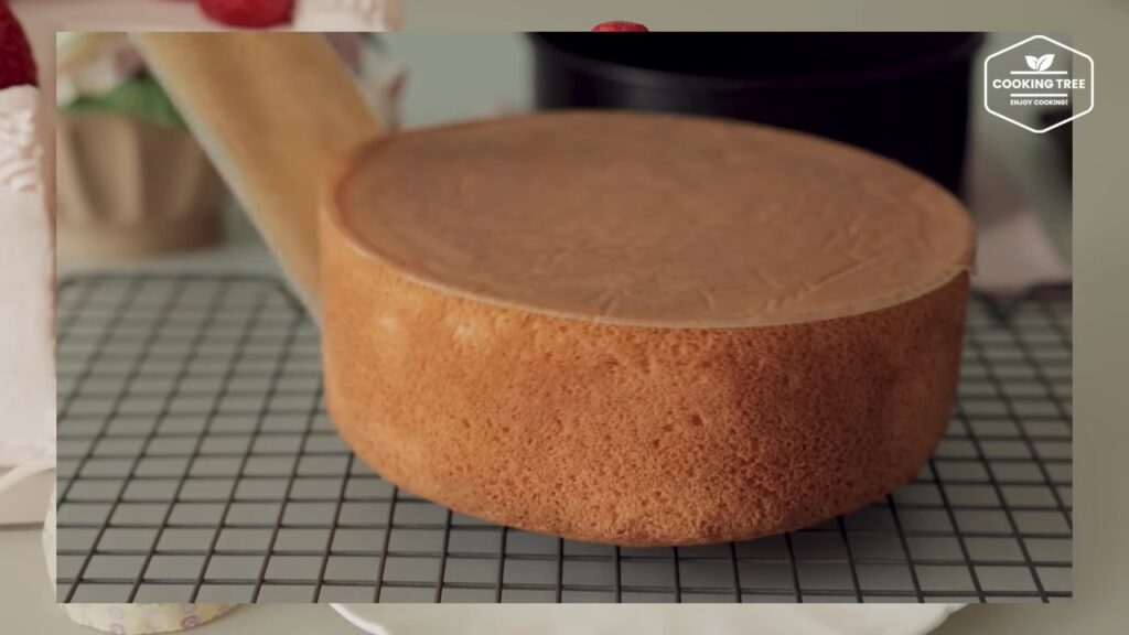Pink Strawberry Cake Recipe