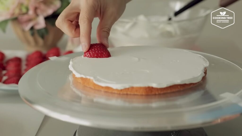 Pink Strawberry Cake Recipe