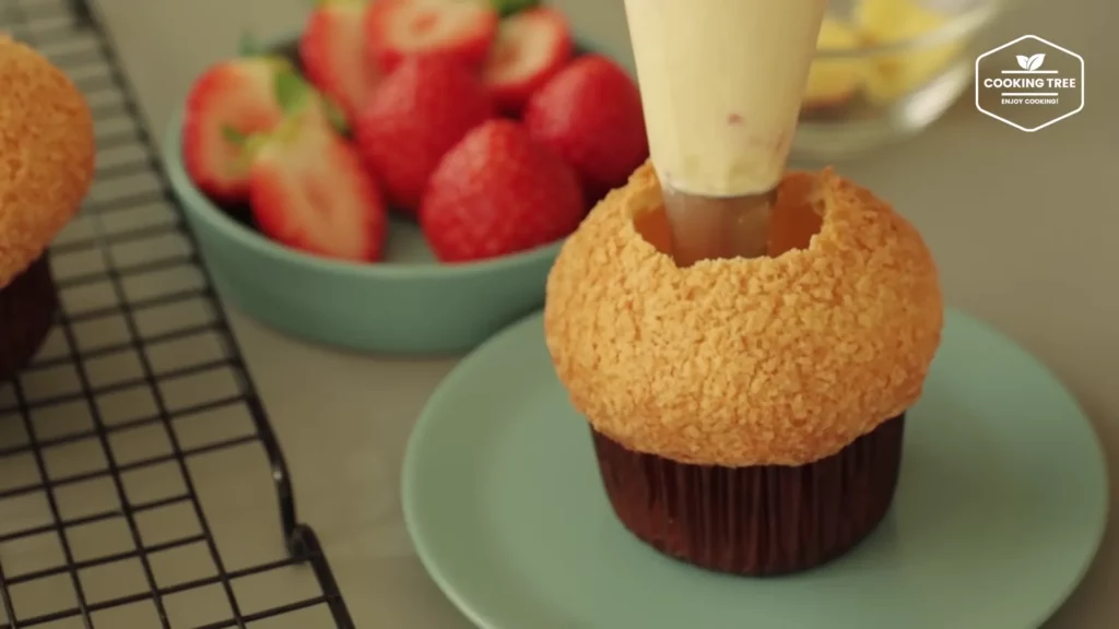 Strawberry Cream PuffCookie Choux Muffin Recipe
