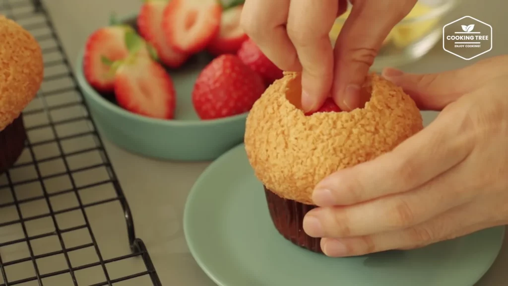 Strawberry Cream PuffCookie Choux Muffin Recipe