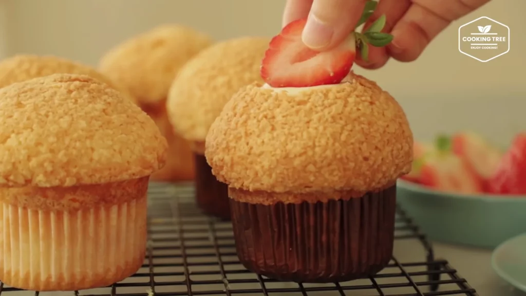 Strawberry Cream PuffCookie Choux Muffin Recipe