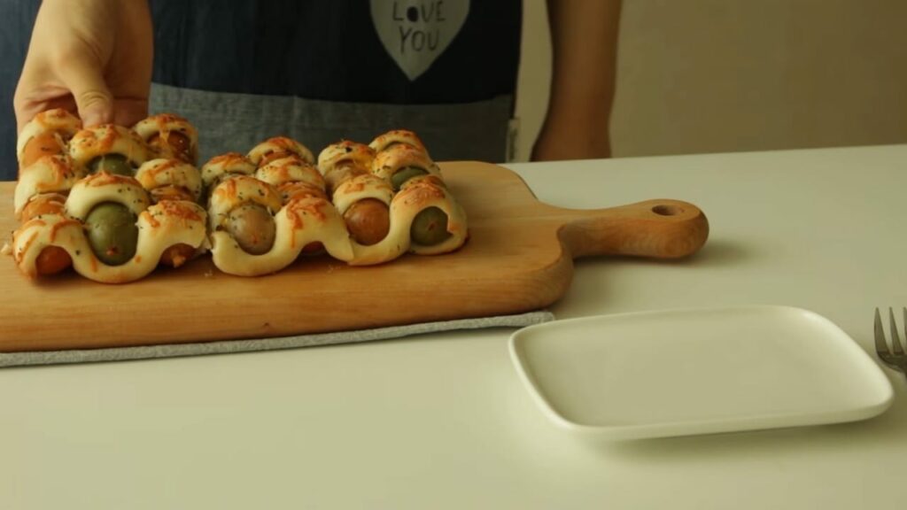 Sausage Bread Cooking tree