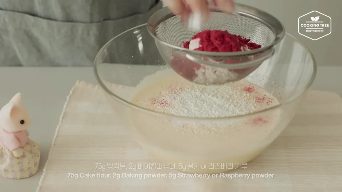Strawberry Castella Cupcake Recipe